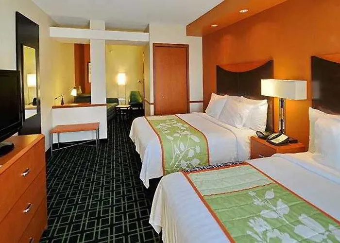 Hotel Fairfield And Phoenix Fashion Center 3*