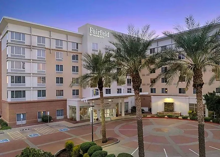 Fairfield And Phoenix Fashion Center 3*