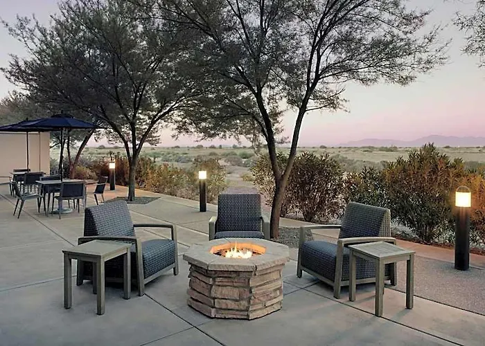 Fairfield And Phoenix Fashion Center Hotel 3*