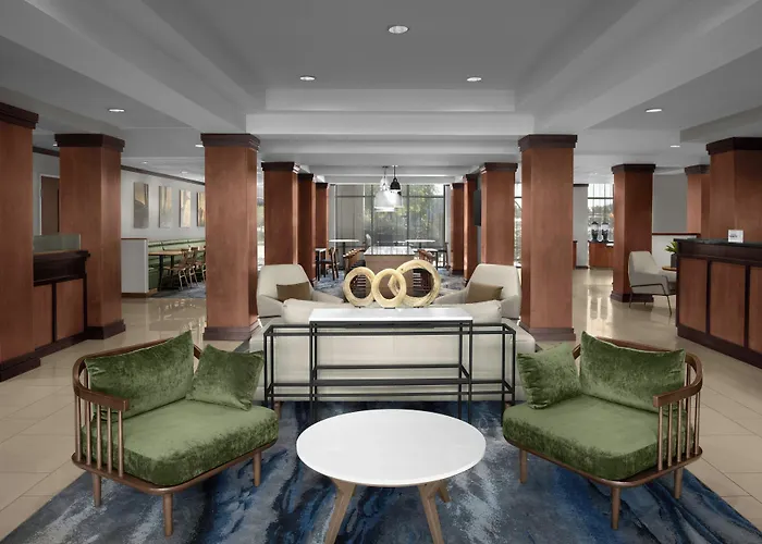Hotel Fairfield And Phoenix Fashion Center Chandler