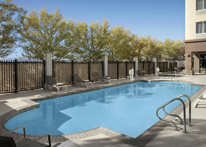 Fairfield And Phoenix Fashion Center Hotel