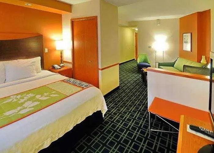Fairfield And Phoenix Fashion Center Hotel 3*